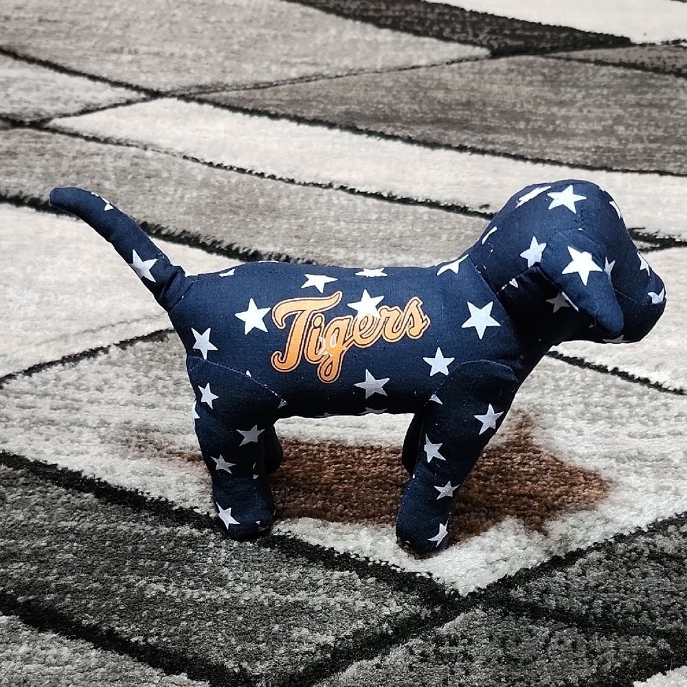 VS PINK RARE DETROIT TIGERS 2-EDITION MLB PLUSH FOREVER COLLECTIBLE DOG